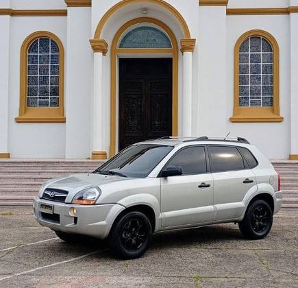 HYUNDAI TUCSON 2.0 GL 2WD 16V GASOLINA 4P MANUAL HYUNDAI TUCSON 2.0 GL 2WD 16V GASOLINA 4P MANUAL